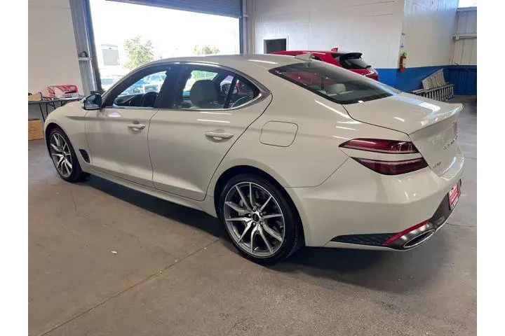 $27442 : Genesis G70 2024 image 3