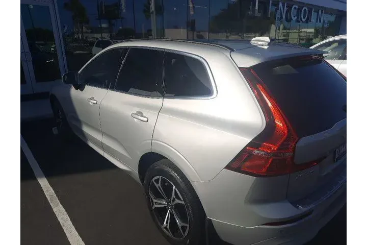 $28995 : Volvo XC60 2022 AWD B5 Momen image 9