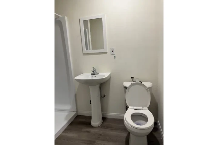 $1200 : Cuarto con acceso privado image 3