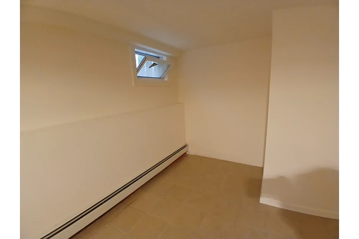 $1200 : Cuarto disponible image 1
