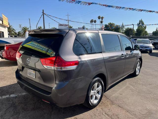 $11500 : 2011 TOYOTA SIENNA2011 TOYOTA image 5