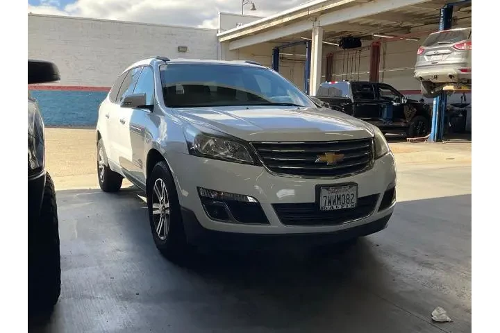 $13995 : Chevrolet Traverse 2017 LT 4 image 1