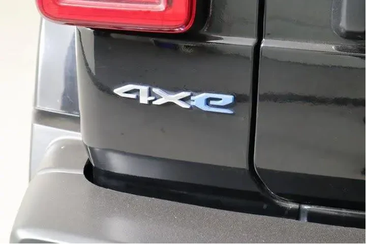 $31550 : Jeep Wrangler 2023 4x4 Sahar image 8