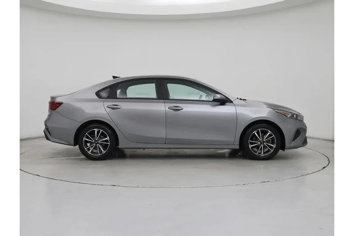 $14998 : Kia Forte 2022 LXS 4dr Sedan image 7