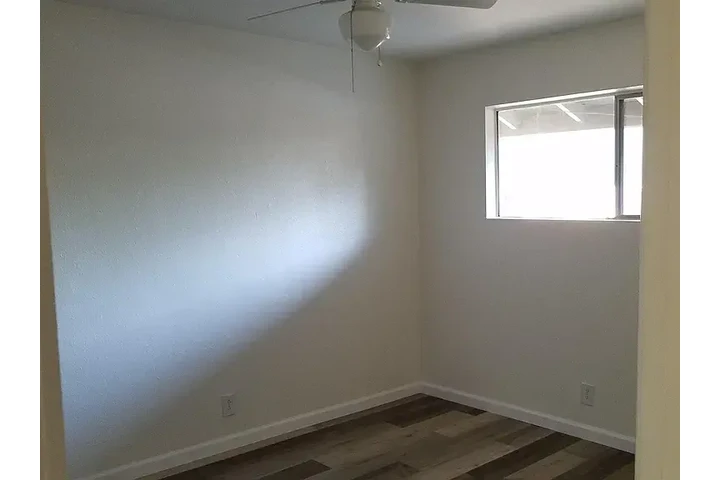 $1450 : Hot 2bd 1ba at Riverside image 6