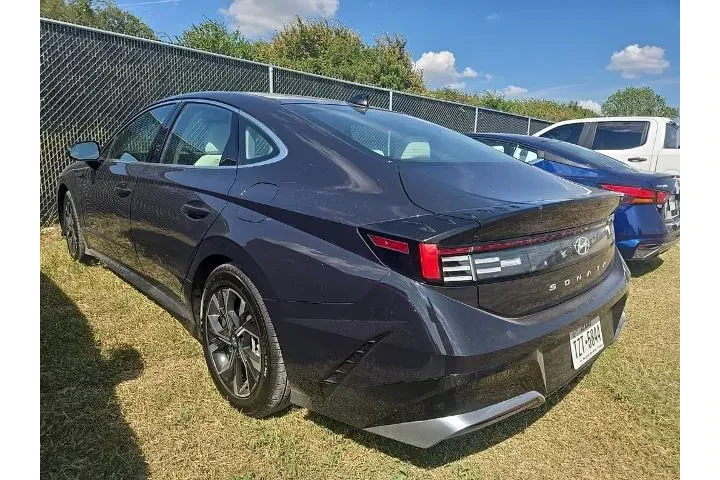 $21086 : Hyundai SONATA 2024 AWD SEL image 2