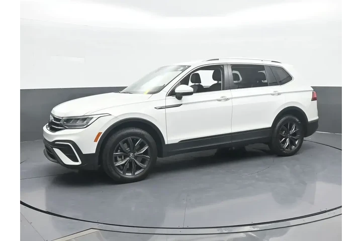$17991 : Volkswagen Tiguan 2022 SE 4d image 2