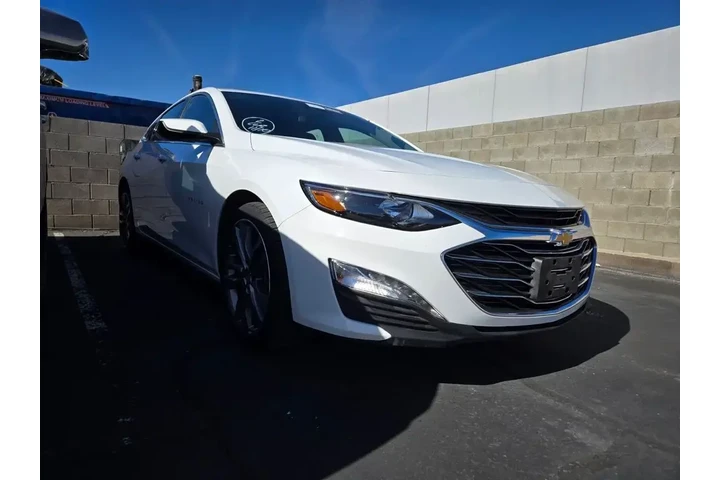 $19992 : Chevrolet Malibu 2023 LT 4dr image 1