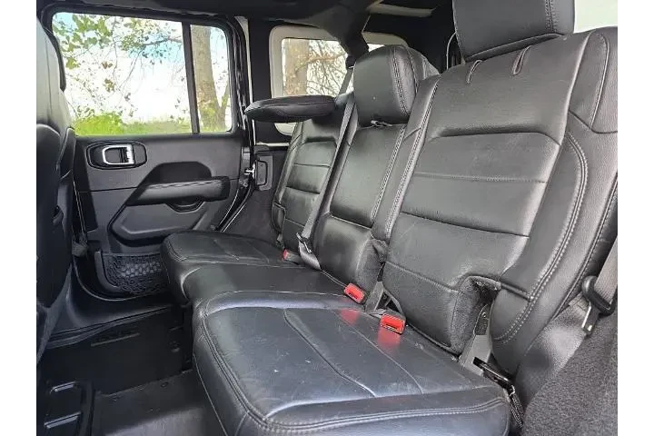 $25950 : Jeep Wrangler Unlimited 2020 image 7