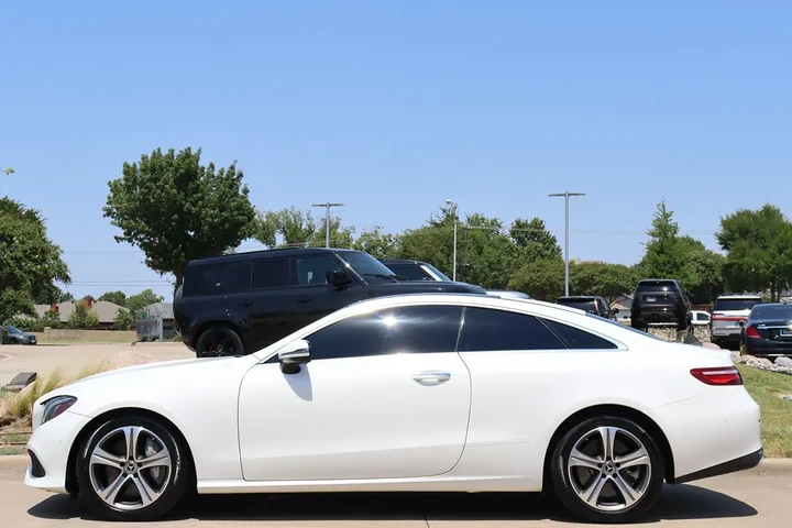 $25537 : 2018 E 400 RWD Coupe image 9