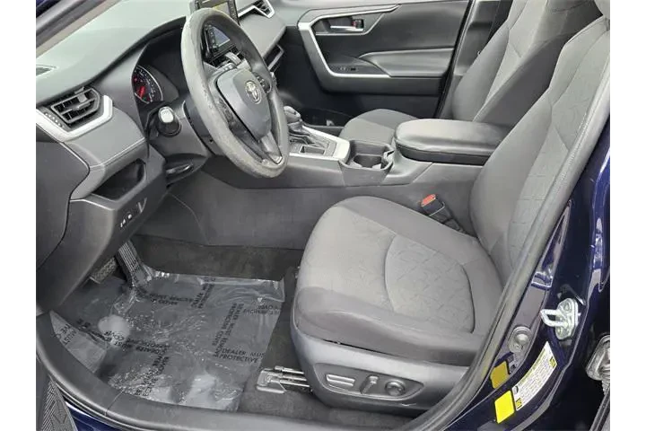 $20292 : Toyota RAV4 2021 XLE 4dr SUV image 10