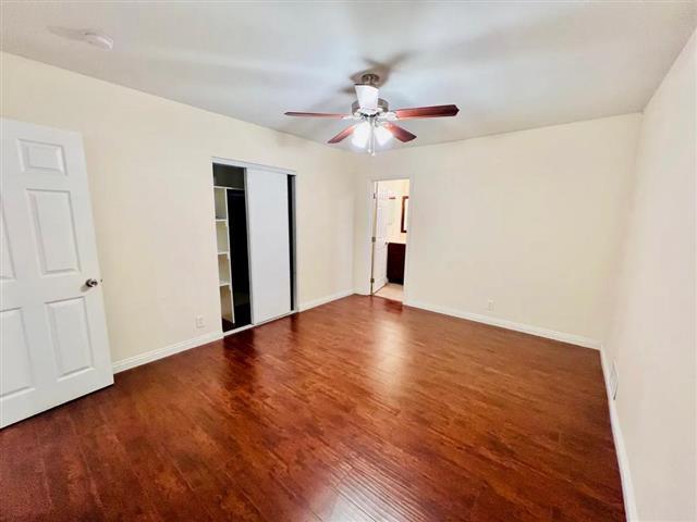 $1600 : East Los Angeles*** Ready 🏡 image 9