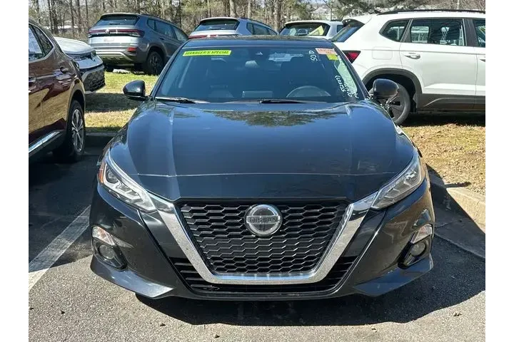 $19821 : Nissan Altima 2022 2.5 SL 4d image 2