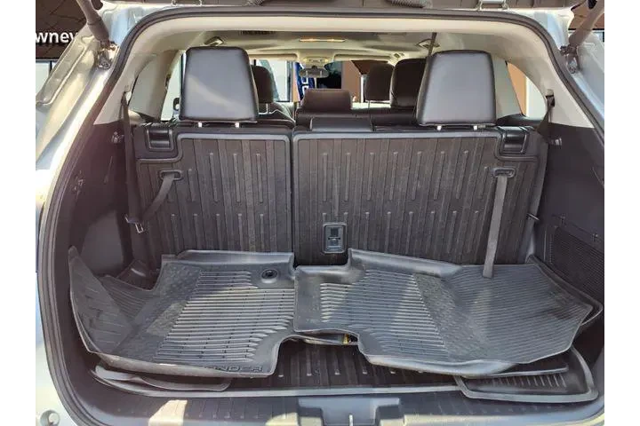 $35436 : Toyota Highlander 2024 XLE 4 image 4