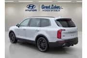 $27966 : Kia Telluride 2022 AWD SX 4d thumbnail