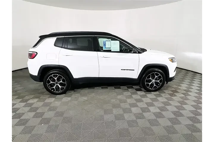 $21500 : Jeep Compass 2024 4x4 Limite image 8