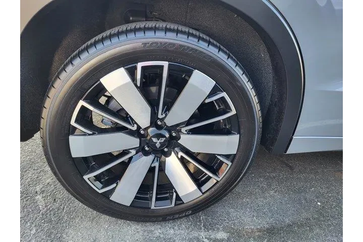 $35427 : Mitsubishi Outlander 2025 SE image 7