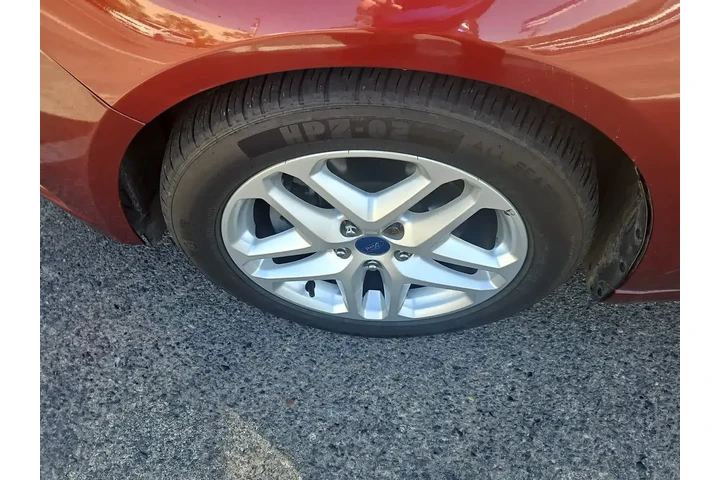 $7000 : Ford Fusion 2014 SE 4dr Seda image 3