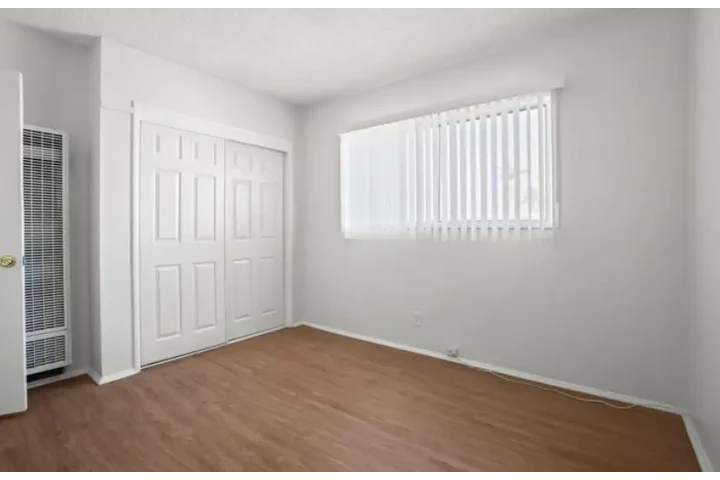 $1450 : Available 1Bedroom Apt  in LA image 3