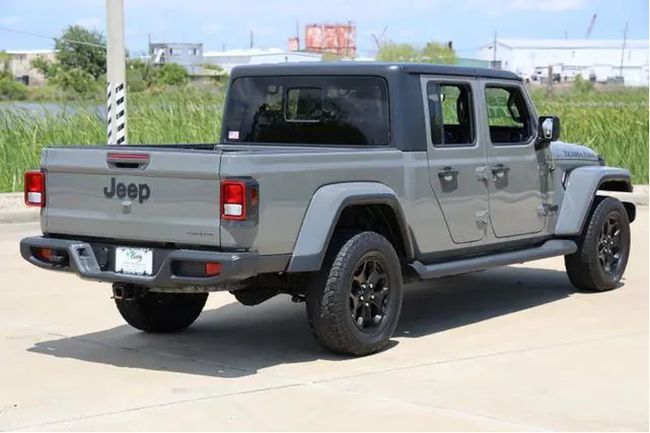 $27973 : Jeep Gladiator 2021 4x4 Spor image 8