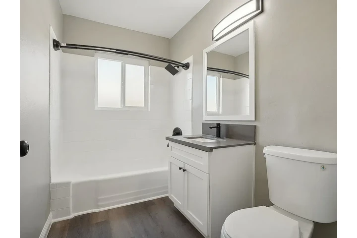 $2450 : 2bed 2ba available for rent image 6