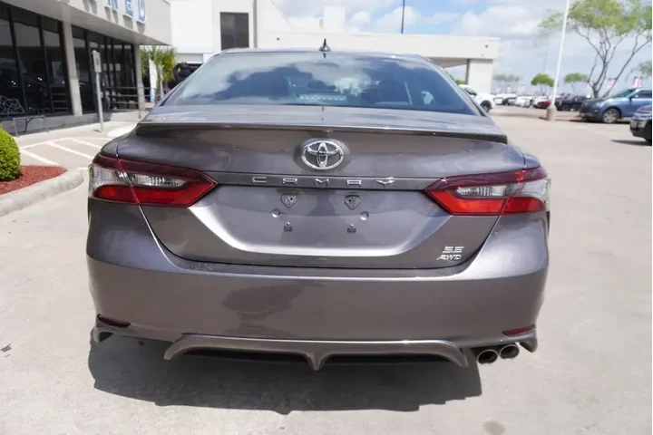 $27988 : Toyota Camry 2024 AWD SE 4dr image 5