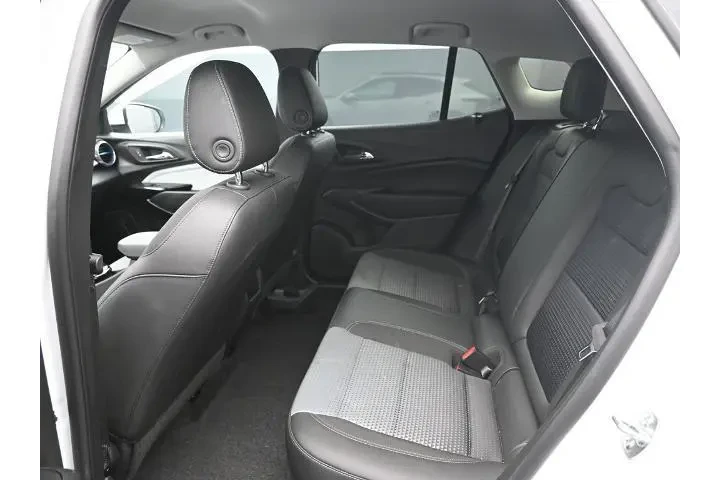 $25658 : Chevrolet Trax 2025 LT 4dr C image 2