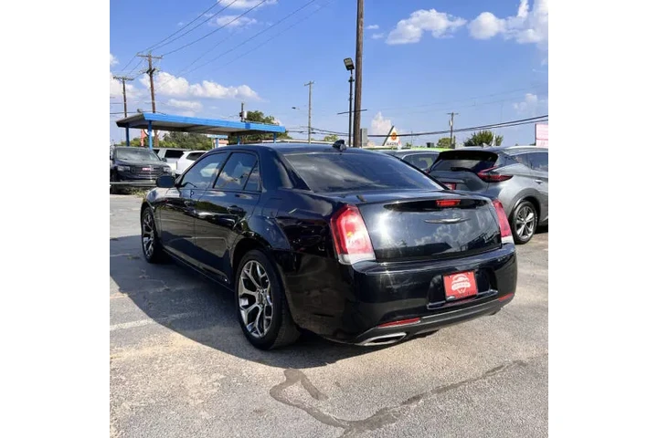 $18900 : 2018 300 Touring image 8