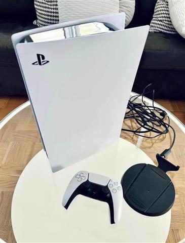 $300 : Playstation 5 Console image 1