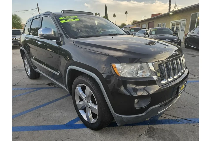 $9495 : 2011 Grand Cherokee Overland image 3