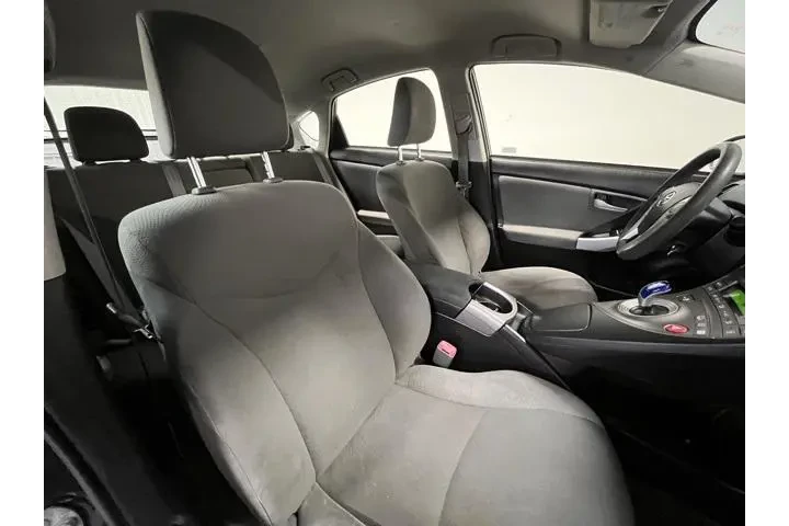 $12983 : Toyota Prius Plug-in Hybrid image 9