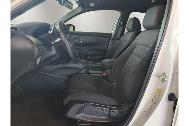 $27700 : Honda HR-V 2025 AWD Sport 4d image 2