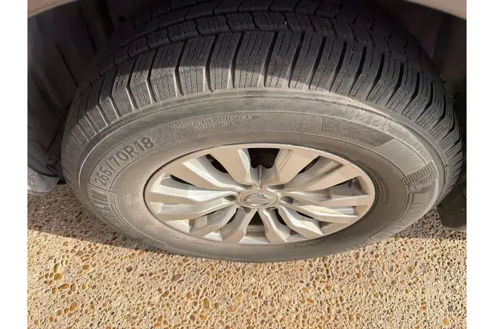 $14216 : Nissan Armada 2018 4x2 SV 4d image 2