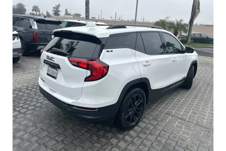 $17995 : GMC Terrain 2021 SLE 4dr SUV image 3