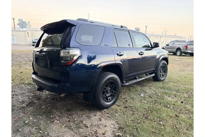 $34879 : Toyota 4Runner 2023 4x2 SR5 image 2