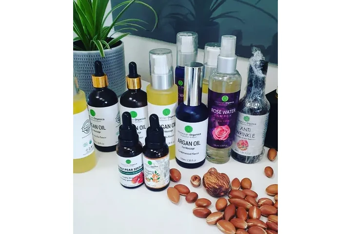 moroccan souk cosmetics saller image 4