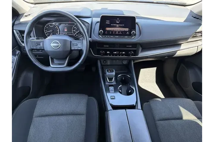 $21259 : Nissan Rogue 2025 SV 4dr Cro image 4