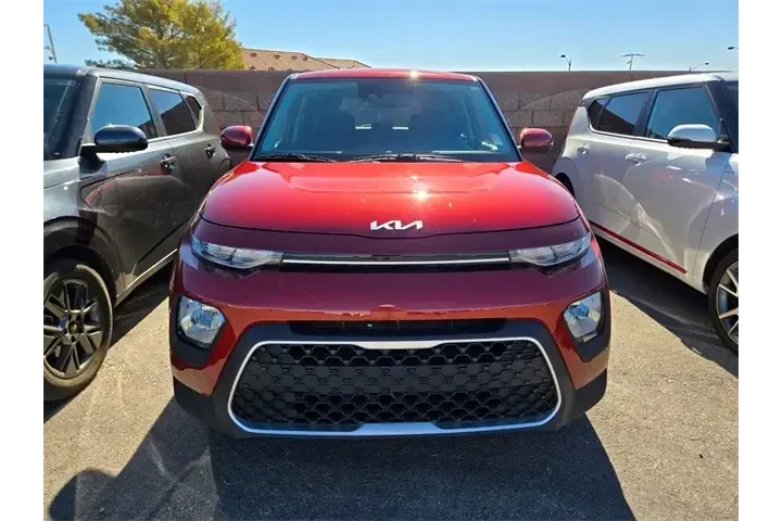 $16988 : Kia Soul 2022 LX 4dr Crossov image 2