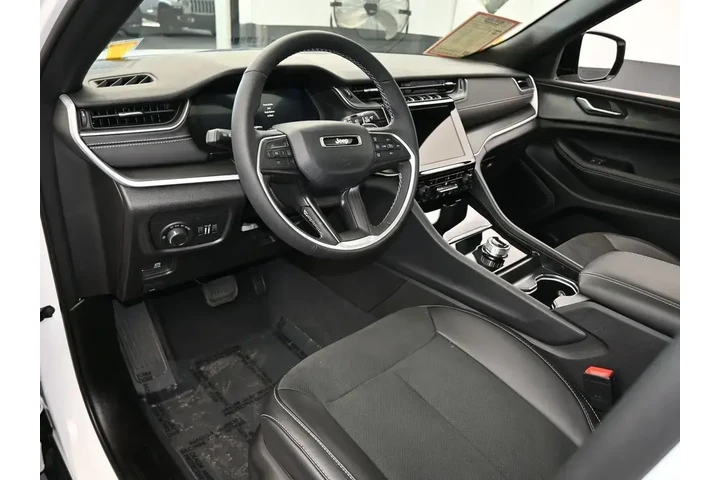 $33890 : Jeep Grand Cherokee 2025 4x2 image 10