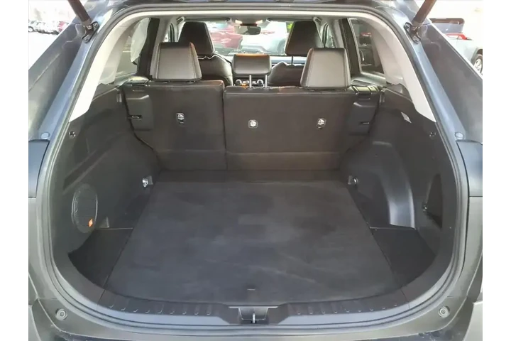 $23799 : Toyota RAV4 2019 XLE Premium image 8