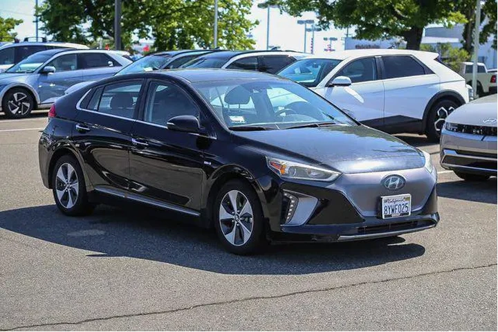 $13991 : Hyundai IONIQ Electric 2018 image 6