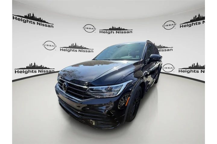 $15990 : Volkswagen Tiguan 2022 SE R- image 1