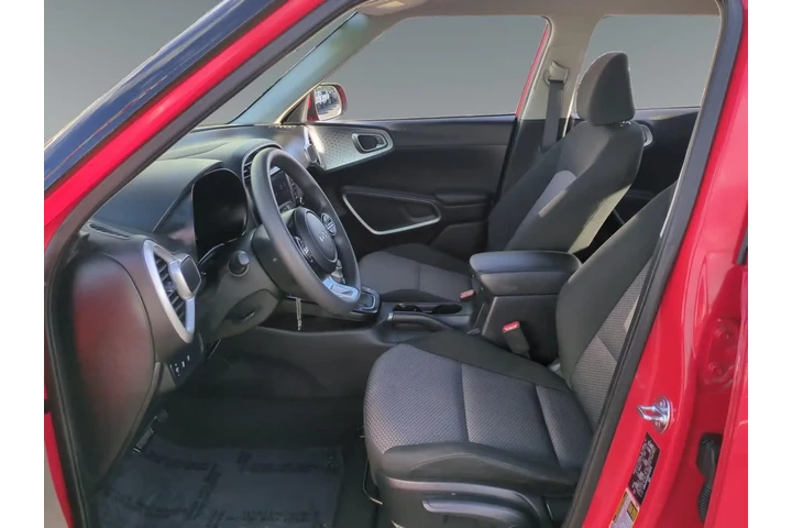 $17835 : Kia Soul 2024 image 9