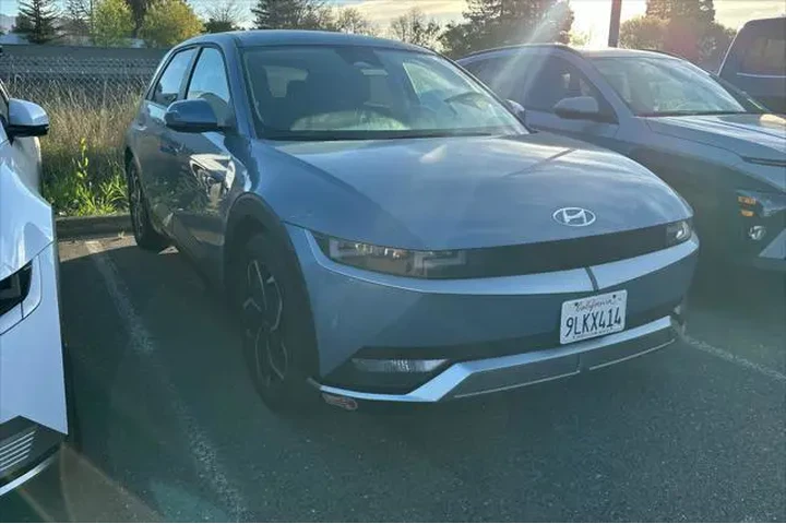 $25990 : Hyundai IONIQ 5 2024 SEL 4dr image 2