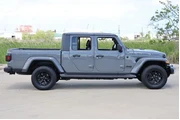 $27973 : Jeep Gladiator 2021 4x4 Spor thumbnail