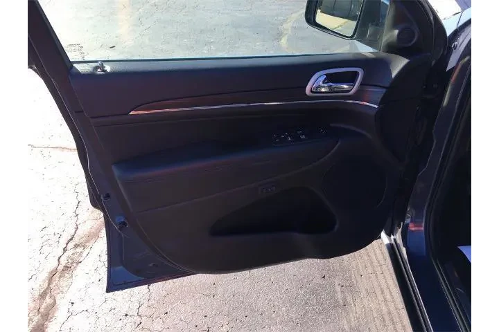 $23500 : Jeep Grand Cherokee 2020 4x4 image 2