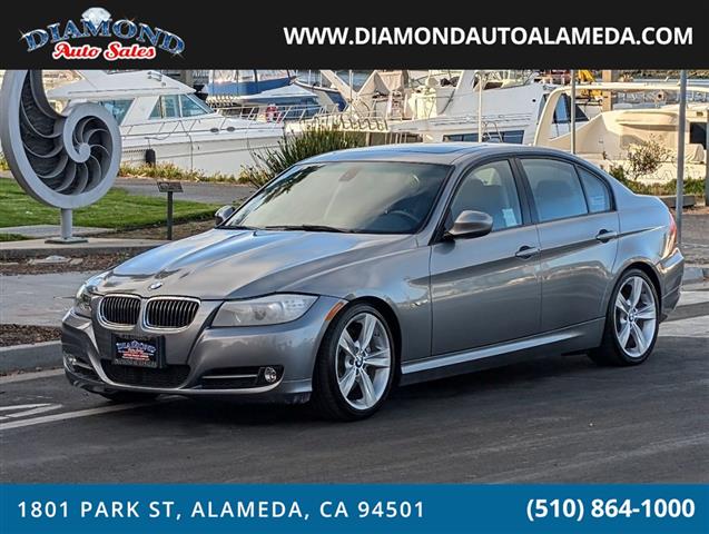 $10988 : 2011 3 Series 335i image 2