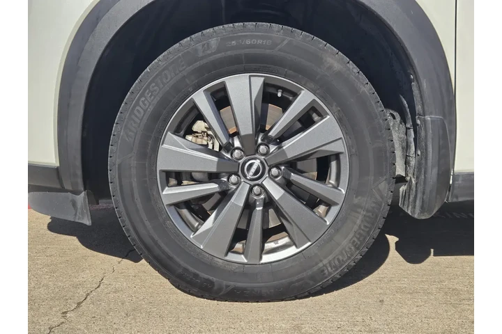 Nissan Pathfinder 2022 SV 4d image 7