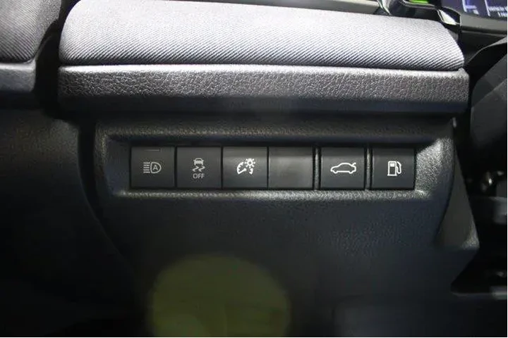 $29436 : Toyota Camry 2025 LE 4dr Sed image 8