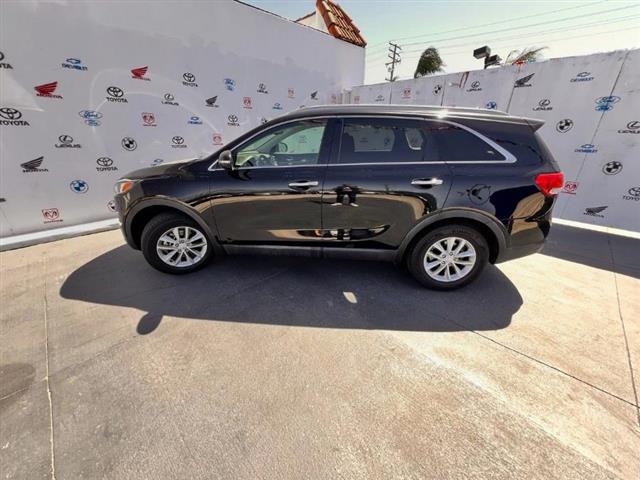 $15995 : Used 2018 Sorento LX FWD for image 6